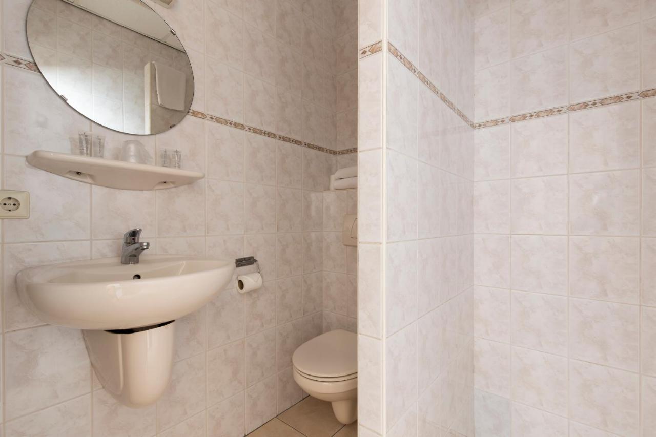Hotel Restaurant Mondriaan Винтерсвейк Екстериор снимка
